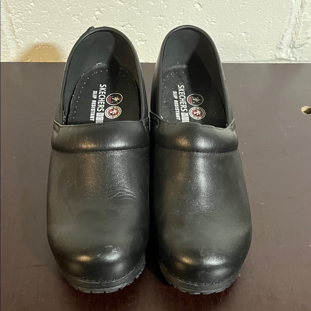 Skechers Work Women’s Skip Resistant Clogs